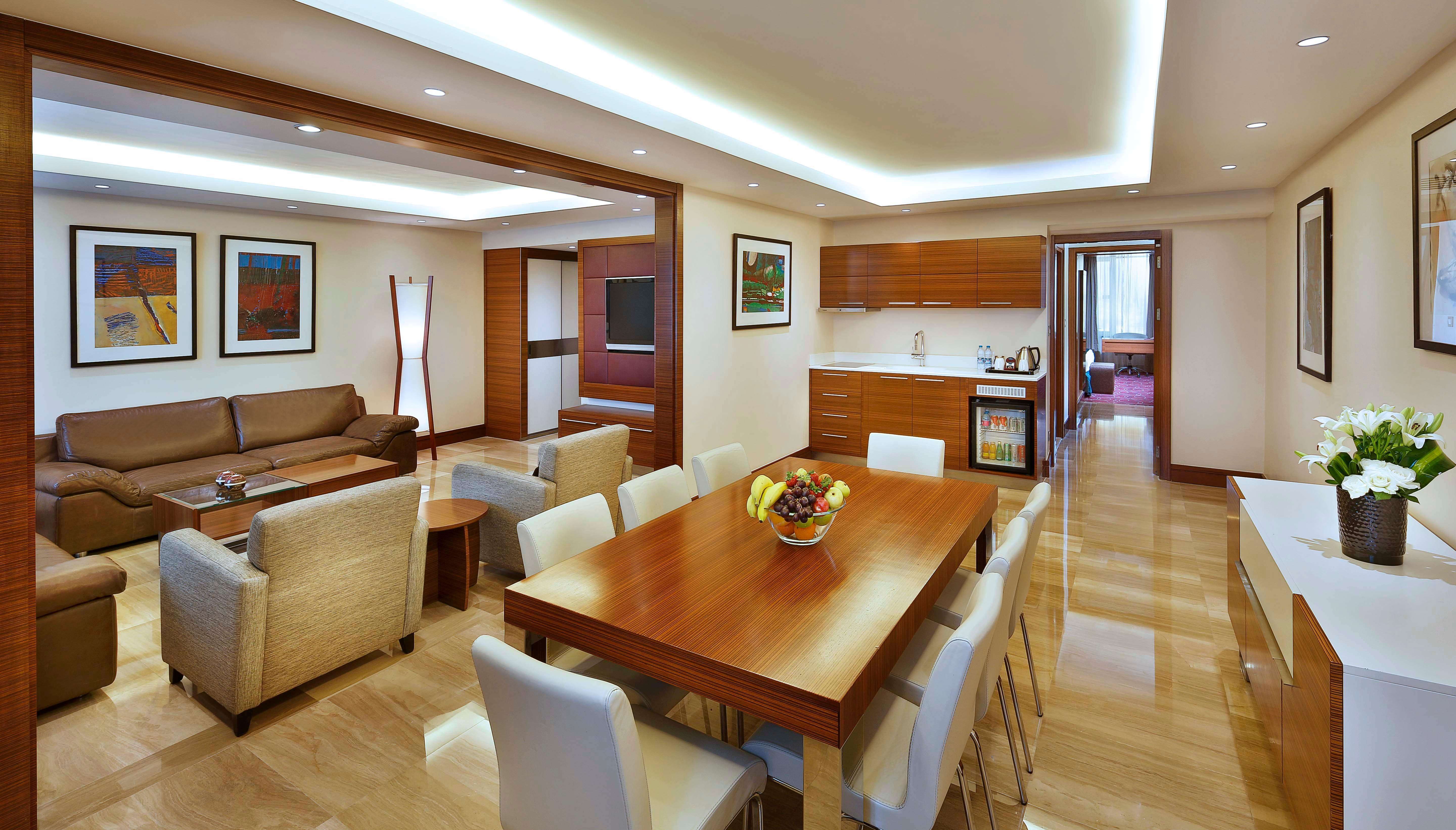 คราวน์ พลาซา อัมมาน Hotel ภายนอก รูปภาพ A suite at the InterContinental Istanbul